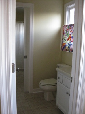 Upstairs bathroom, looking into first
sink with loo Upstairs bathroom, looking into first
sink with loo